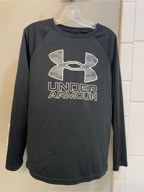 Under Armour Black Long-Sleeve Performance Tee / Size Youth M / VGUC